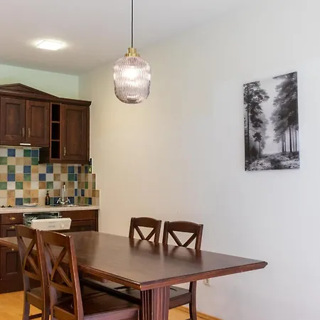 International House Mit Terrasse Zw 9 شقة *