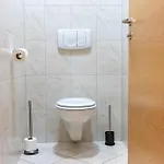 International House Mit Terrasse Zw 9 Apartman *