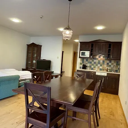 International House Mit Terrasse Zw 9 *