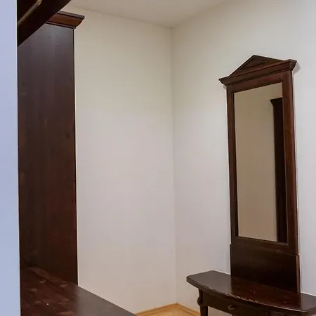 International House Mit Terrasse Zw 9 ゼルデン