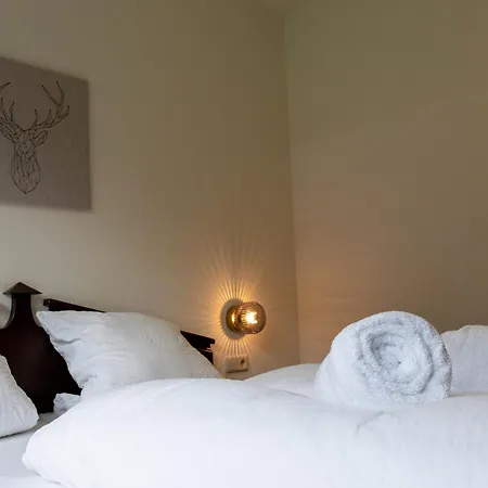 International House Mit Terrasse Zw 9