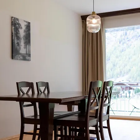 International House Mit Terrasse Zw 9 Apartment