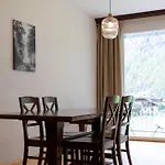 International House Mit Terrasse Zw 9 شقة